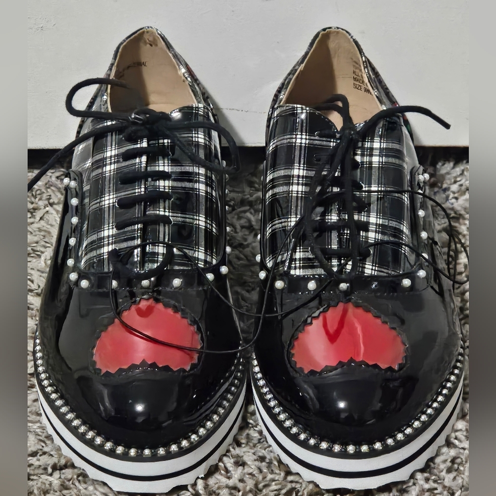 Torrid x Betsey Johnson shoes sz 9WW❤️🌹🖤